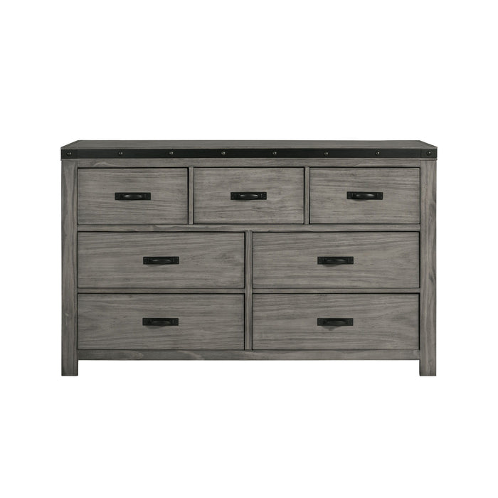 Wade - 7-Drawer Dresser