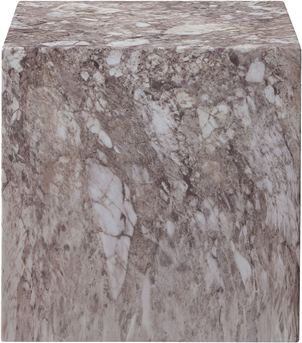 Piazza - Table