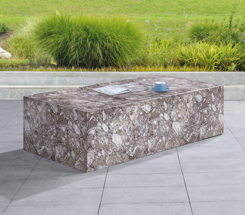 Piazza - Table