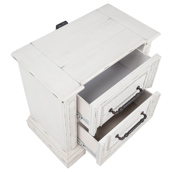 McKinney 4-piece California King Bedroom Set Vintage White